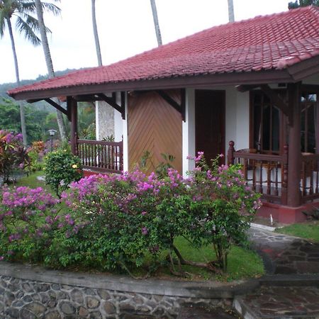Bukit Senggigi Hotel Exterior photo