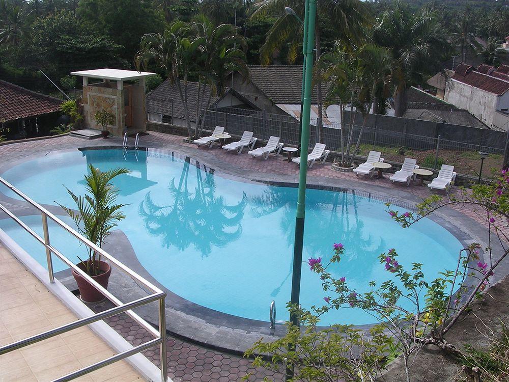 Bukit Senggigi Hotel Exterior photo