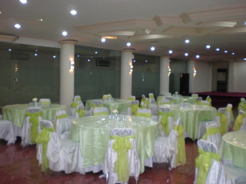 Bukit Senggigi Hotel Exterior photo