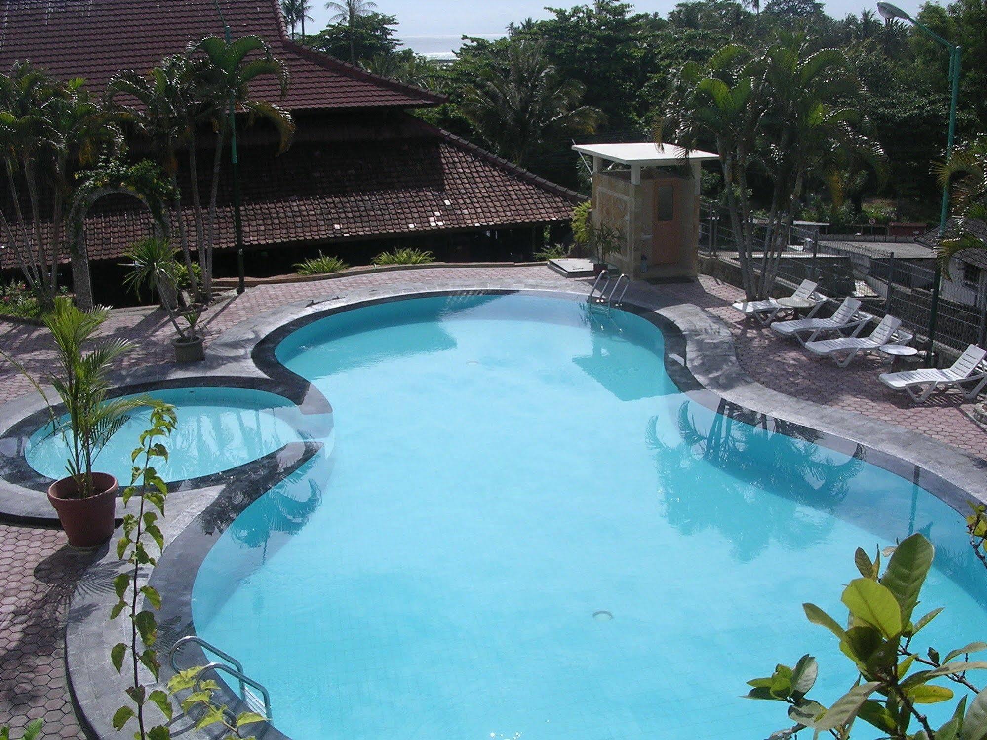 Bukit Senggigi Hotel Exterior photo