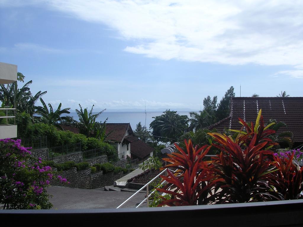 Bukit Senggigi Hotel Exterior photo